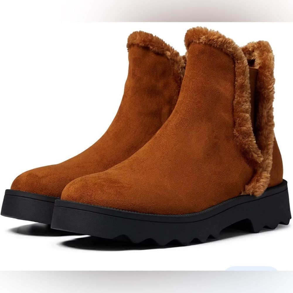 Aerosoles shallow Chelsea boot